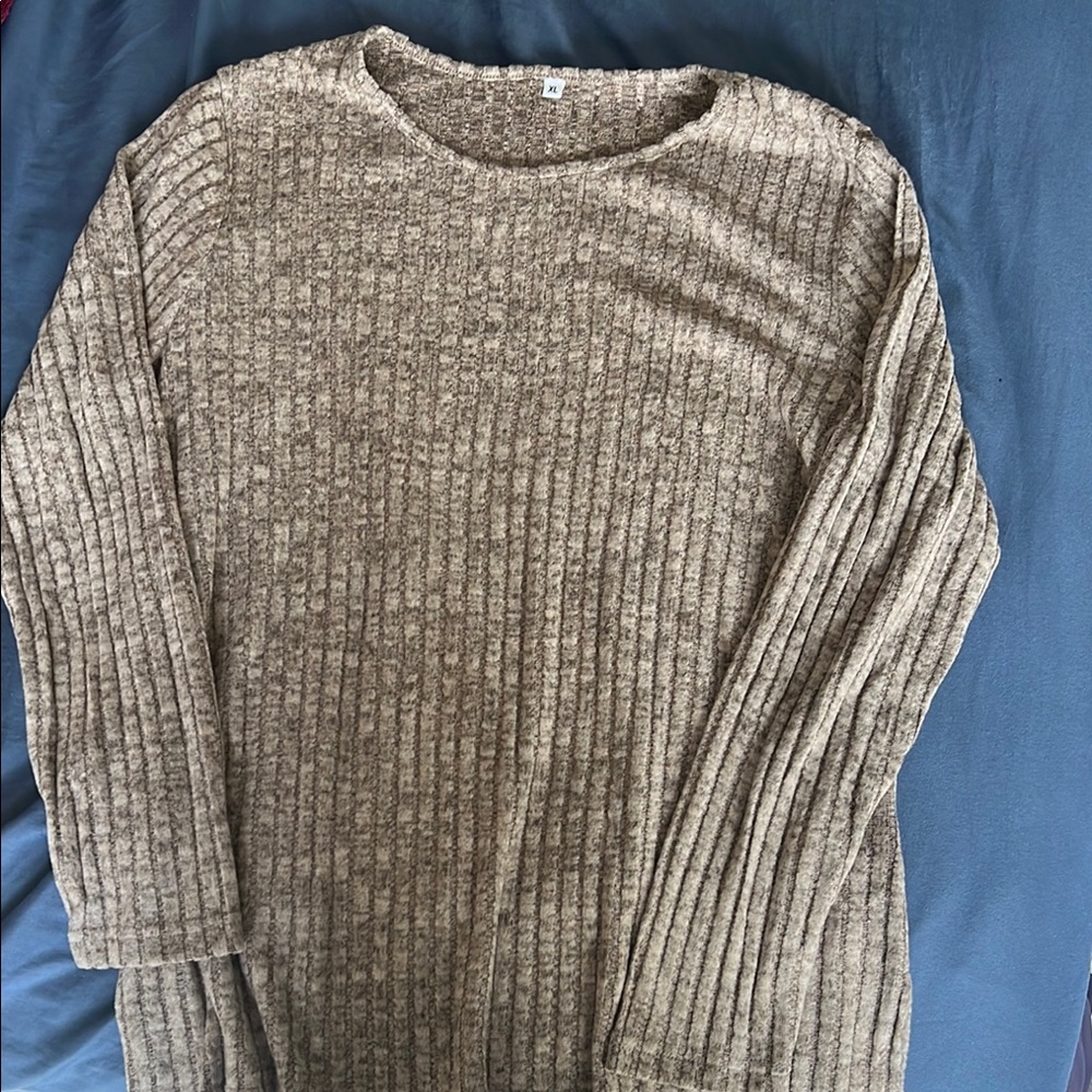 Cozy Women’s Lightweight Ribbed Tunic Sweater - Picture 1 of 1
